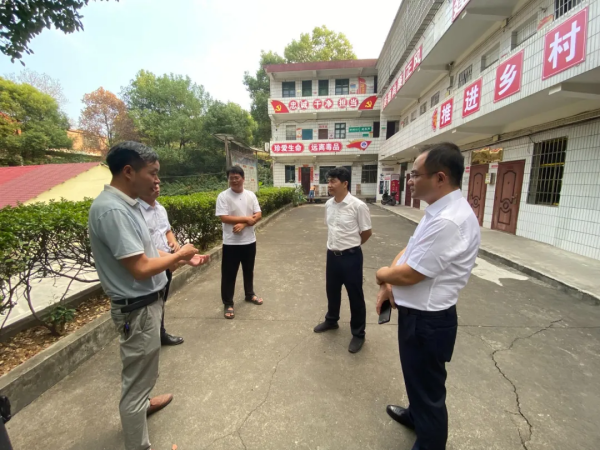 双清区区长江韬督导国庆期间重点工作(图1)