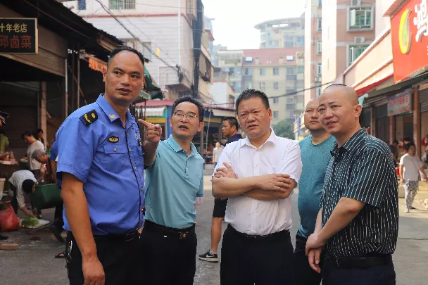 双清区委书记曾秦伟直击“创文”重点点位，问题整改“绝不拖延” (图1)