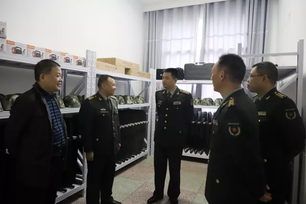 邵阳军分区大校司令员诸葛军到双清区人武部调研武装工作(图2)