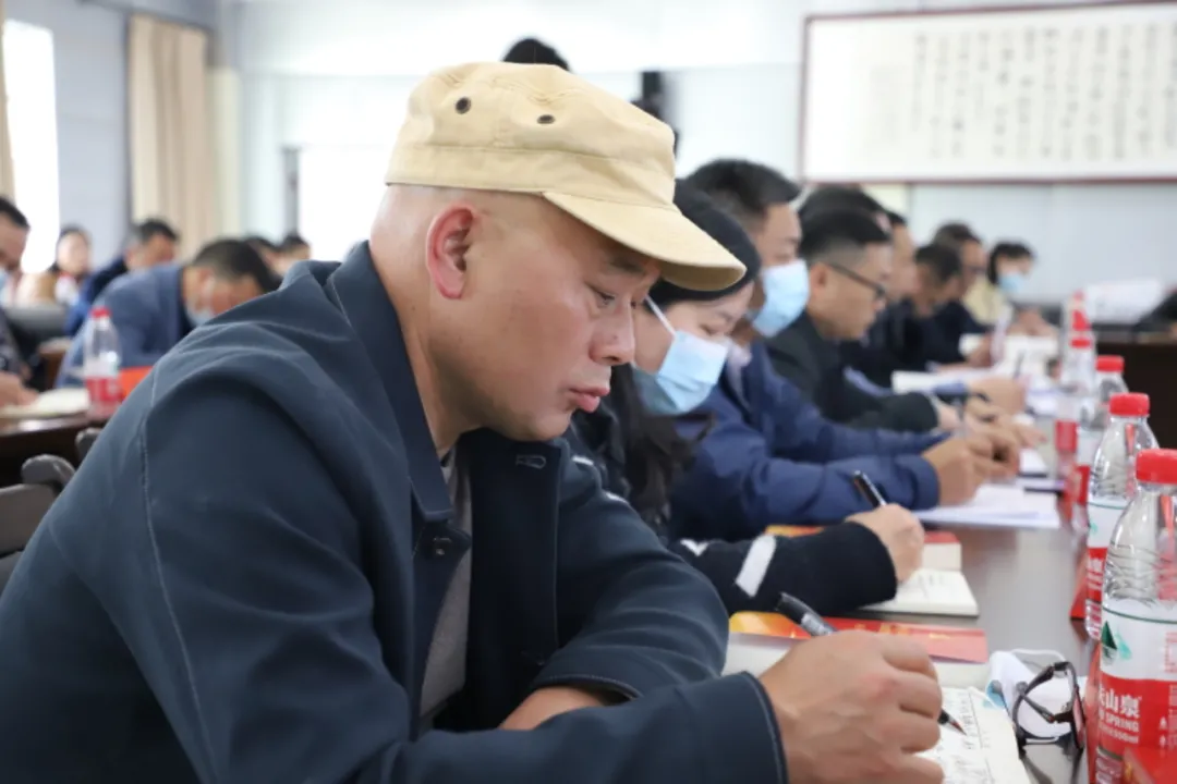 双清区委理论学习中心组（扩大）集中学习党的十九届六中全会精神(图2)