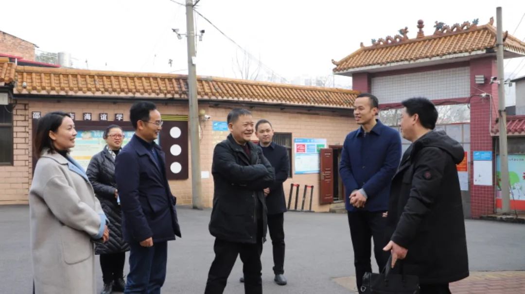 双清区委书记曾秦伟深入学校解难题促发展(图3)