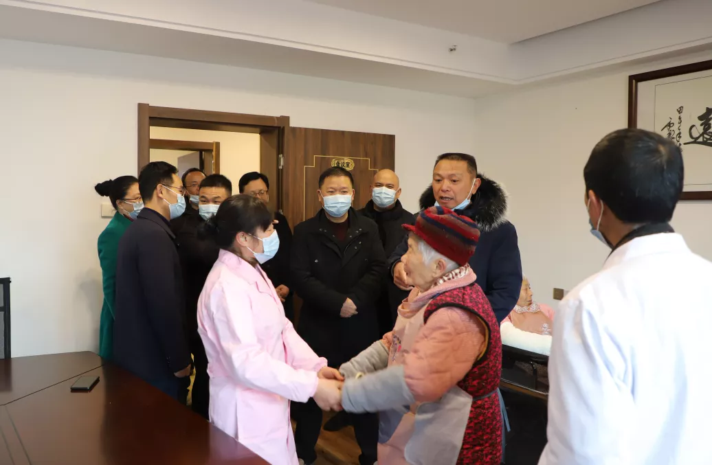 双清区委书记曾秦伟周末率队检查创文、疫情防控、安全生产工作(图3)