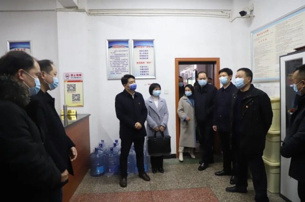 双清区领导走访慰问各行业系统一线工作人员(图1)