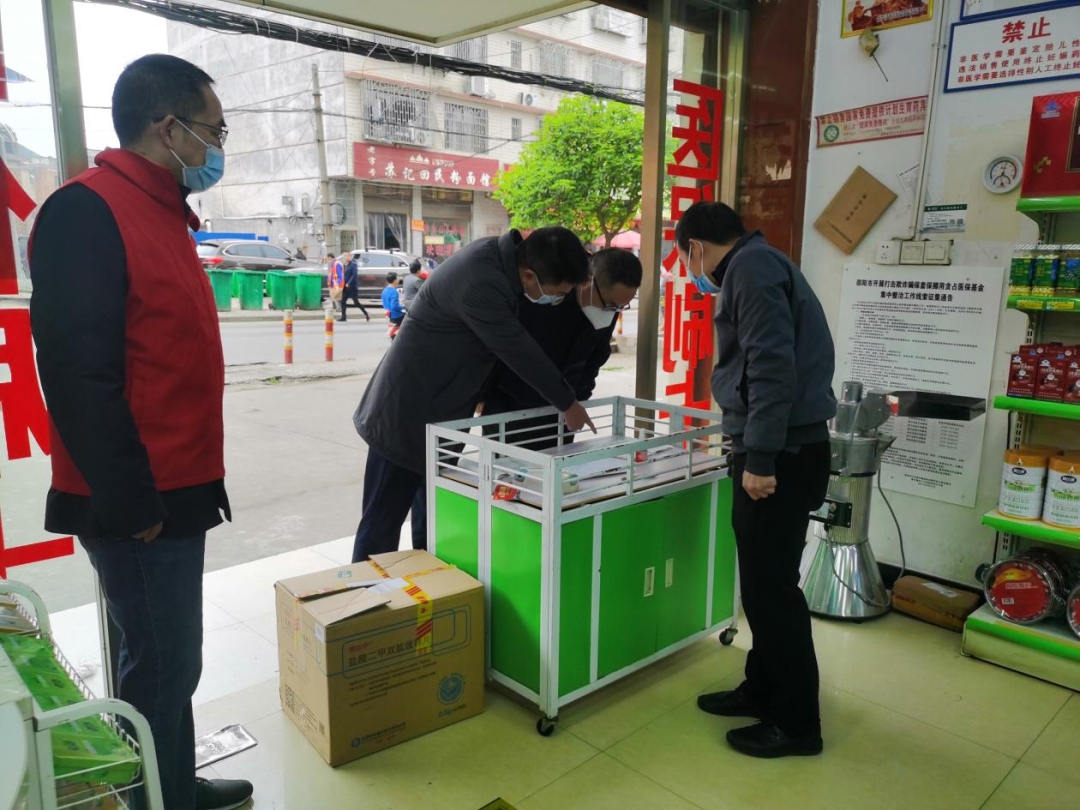 党员冲锋在前 共护健康家园——双清区广大党员干部抗疫一线掠影(图2)