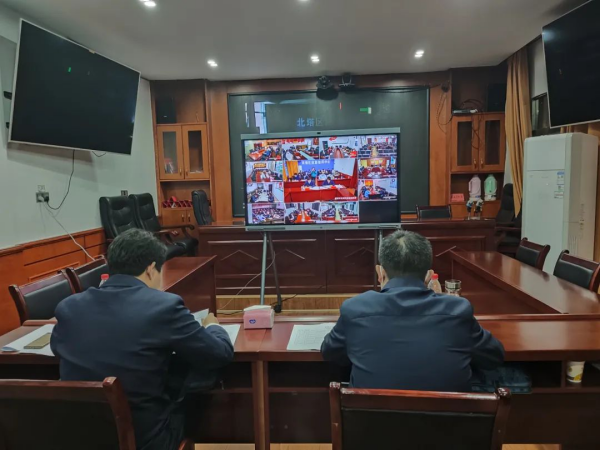 双清区委2022年第13次常委会会议（扩大）暨双清区疫情防控工作视频会召开(图2)