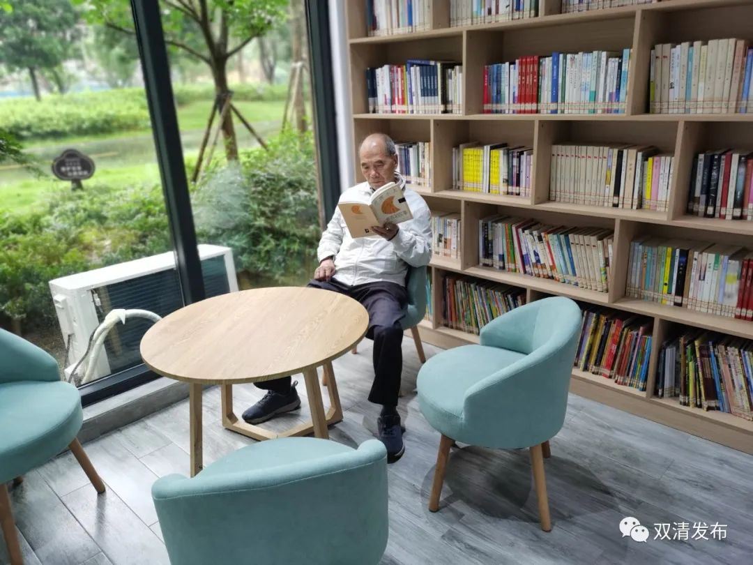 双清区首家小区24小时自助图书馆开馆(图4)