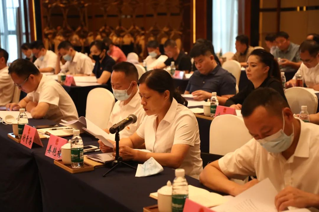 双清区召开第六届人民代表大会常务委员会第七次会议(图2)