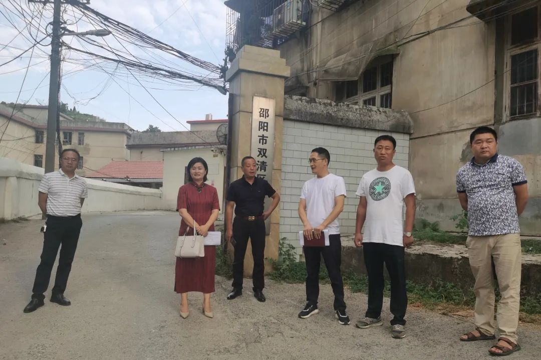 区领导调研区文体设施建设工作(图1)