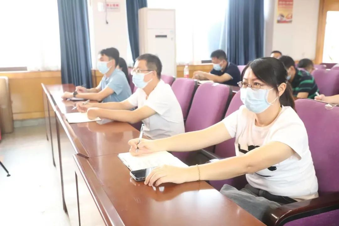 双清区召开创建全国文明城市工作阶段点评暨工作推进会(图3)
