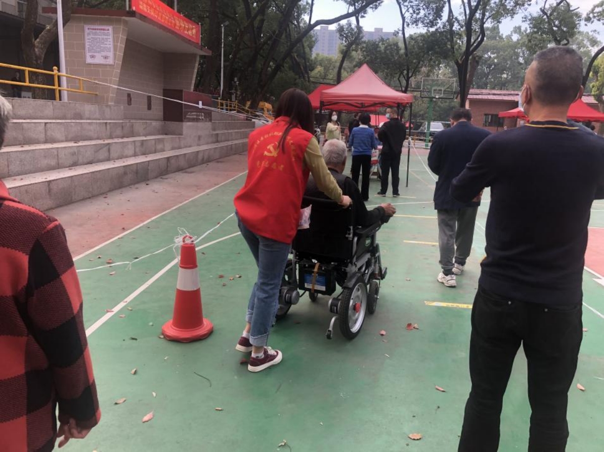 防疫一线党旗红∣双清区党员干部织密疫情防控“安全网”(图3)