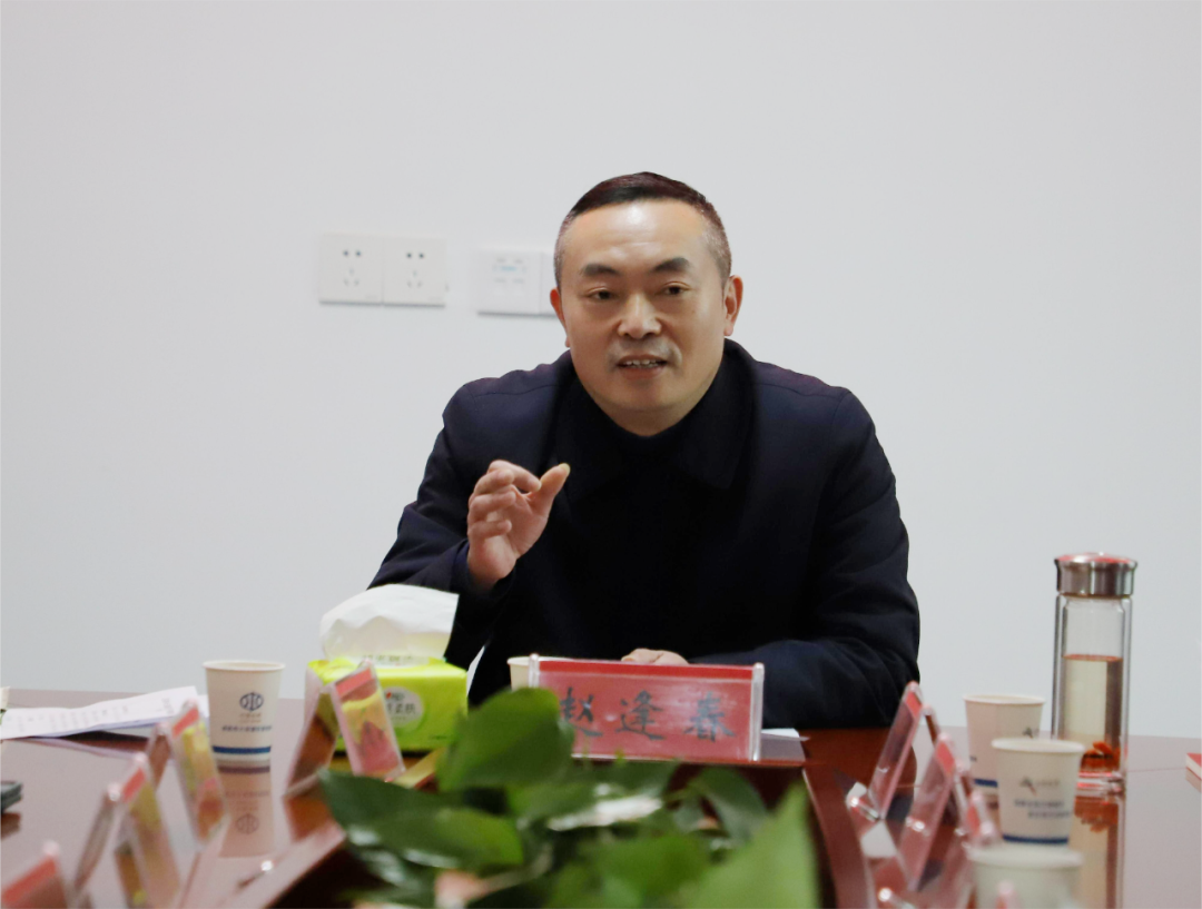 区委书记赵逢春看望慰问创文干部暨调研全国文明城市创建工作(图1)