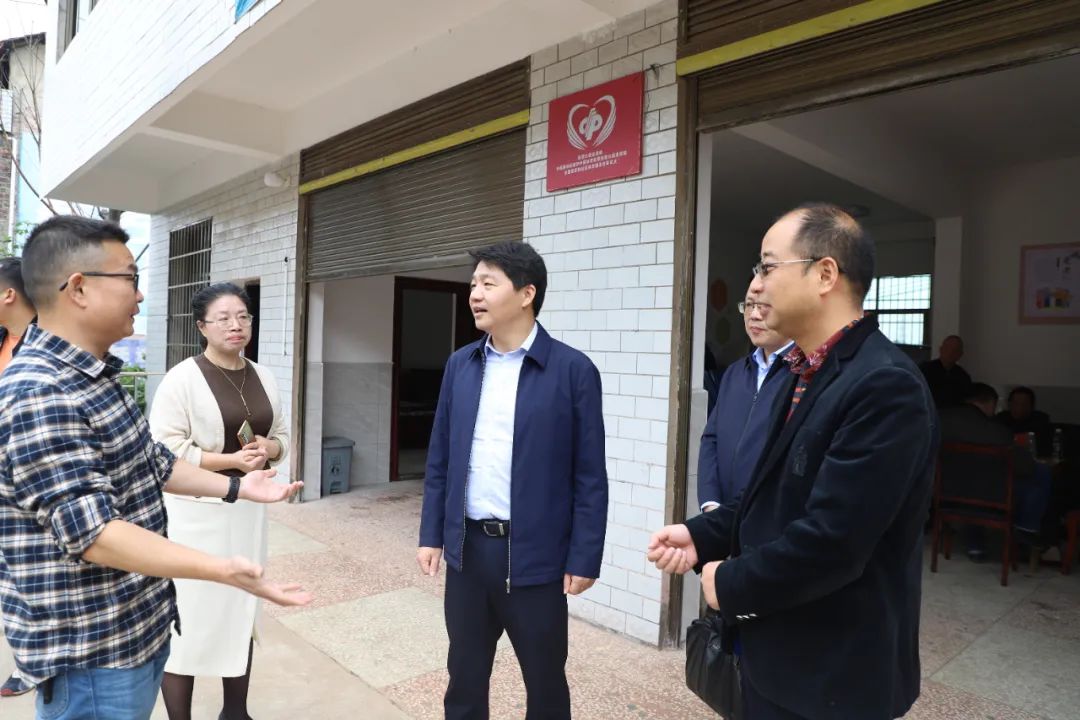 区领导带队调研养老服务工作(图1)