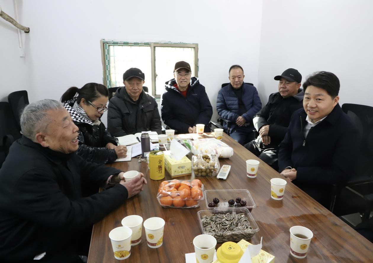 前行不忘躬耕者 共话双清新发展 | 双清区开展春节走访慰问老干部活动(图2)