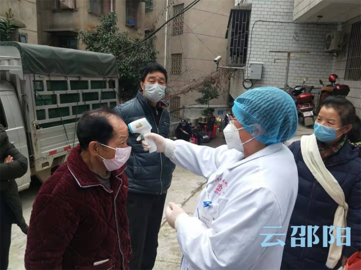 双清区桥头街道基层党员筑牢疫情防火墙(图1)