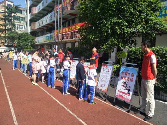 小江湖街道江湖社区联合江湖小学开展未成年人禁毒法制安全教育(图4)
