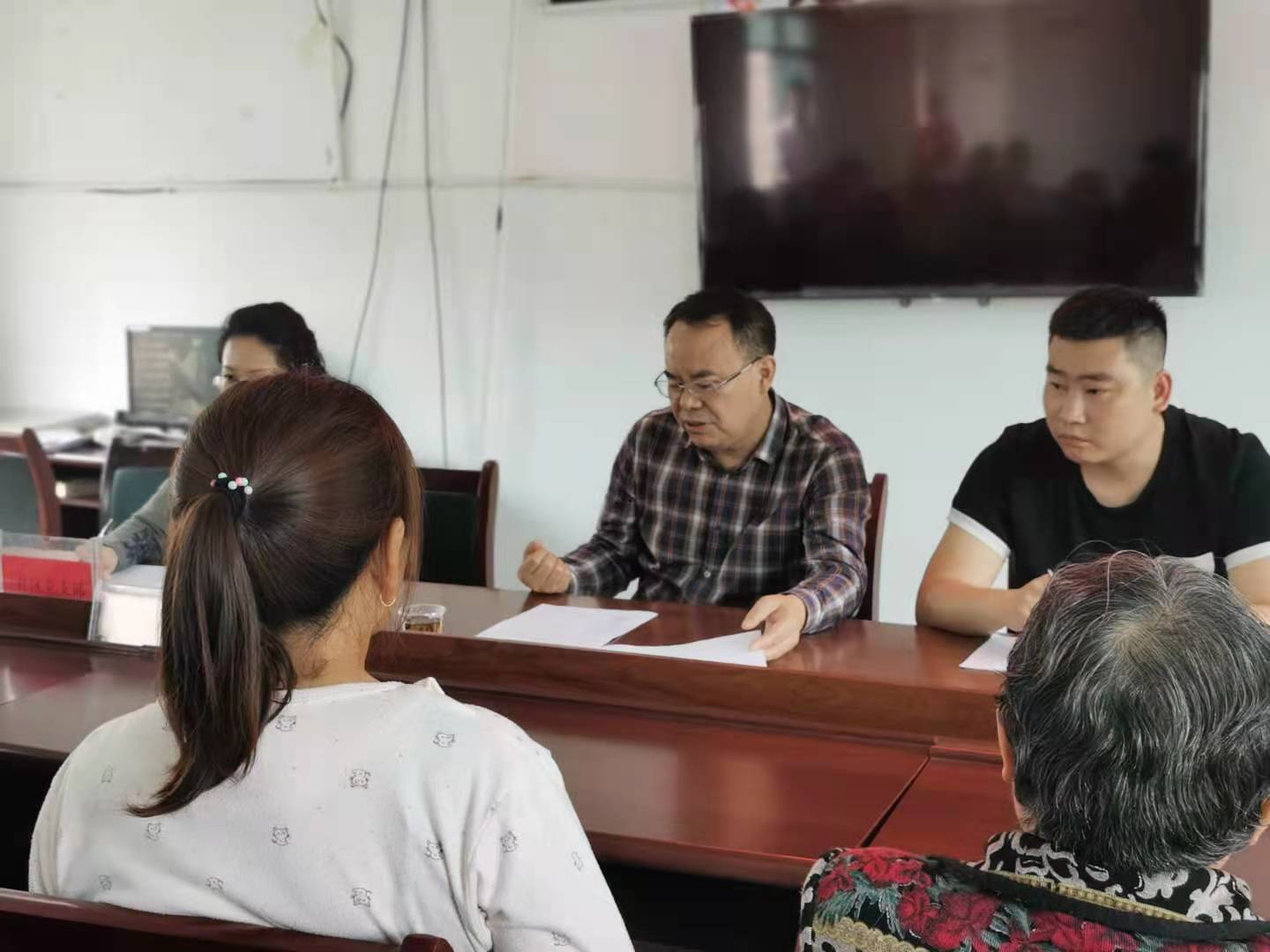 马新祥深入联点社区开展民情恳谈会(图2)