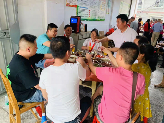 双清区东风路街道宝东社区进出口公司自发组织红歌比赛为党庆生(图2)