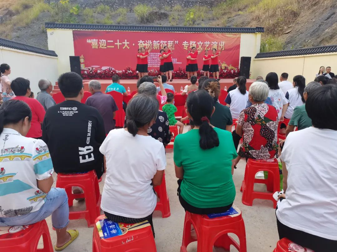 双清区：把文艺演出送到群众家门口(图3)