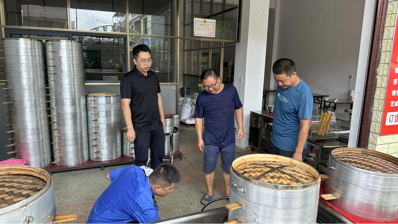 渡头桥镇：汇聚合力强执法 保障安全促文明(图1)